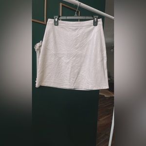 PHILOSOPHY Faux Leather White Skirt (Size 6)